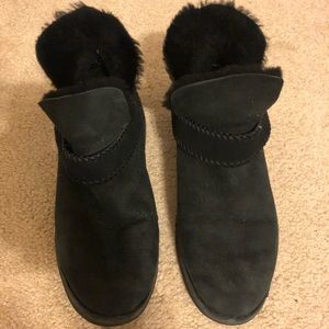 Black mini bailey uggs size 8